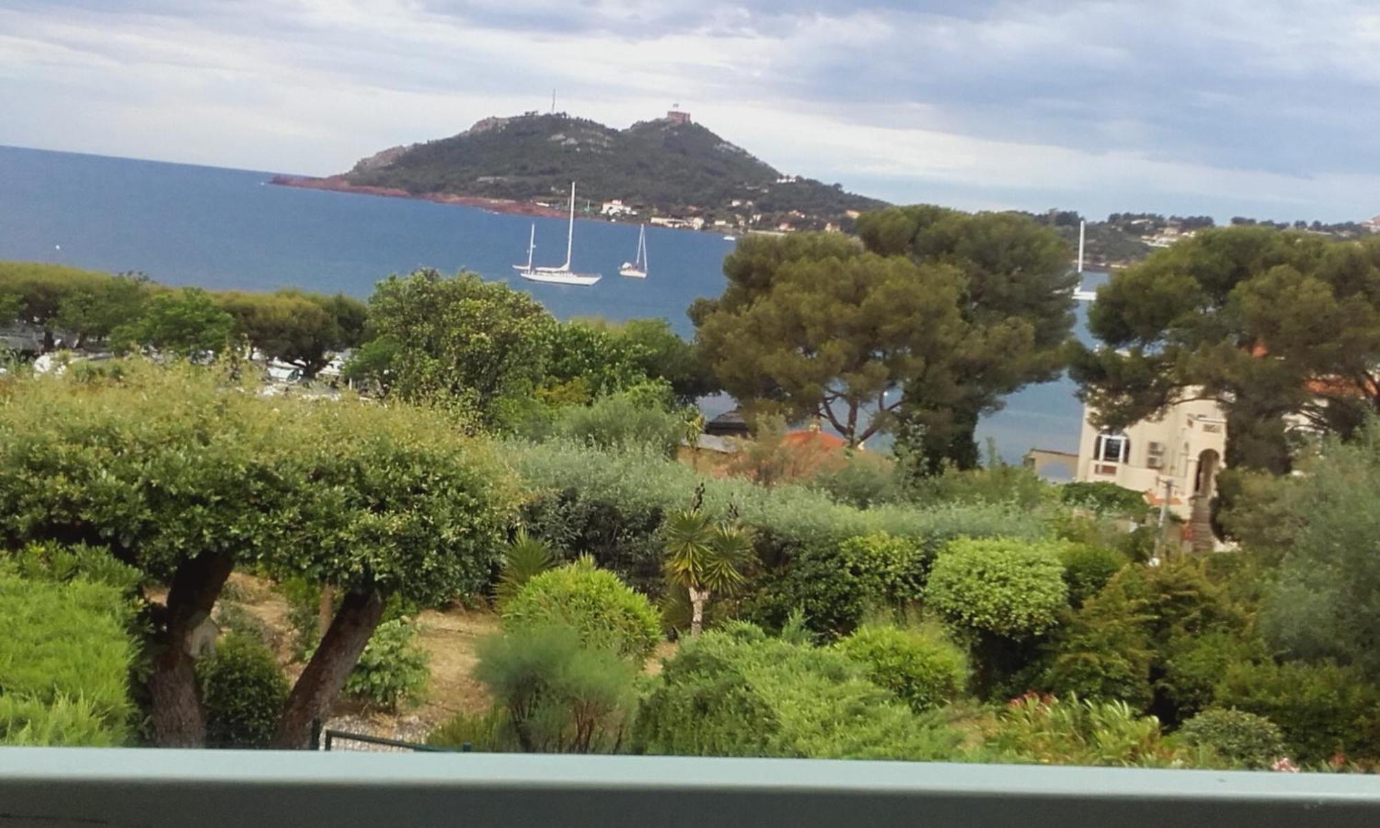 Appartement Vue Mer Piscines Parking Les Coraux Agay Plage Saint-Raphaël Exterior foto